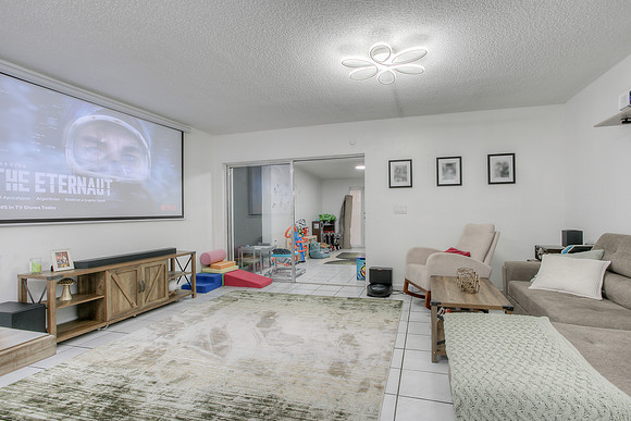 834 W 80th Pl-8