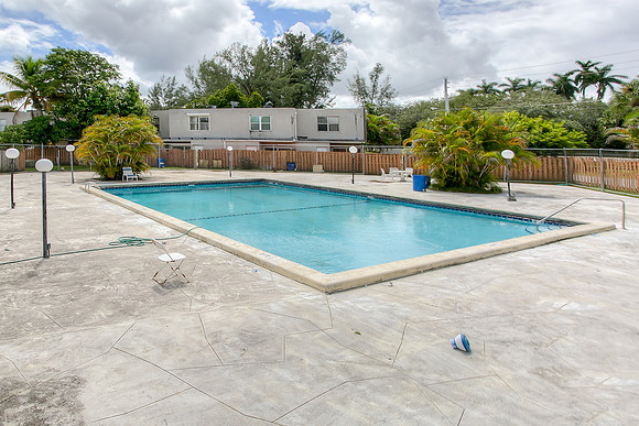 14329 Memorial Hwy -15