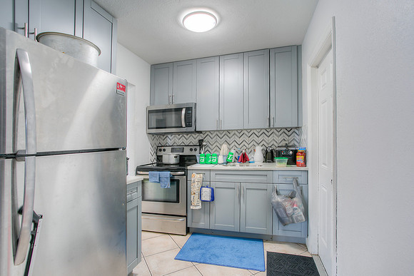 3030 NW 13 St-10