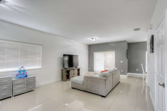 4126 NE 11 Dr-3