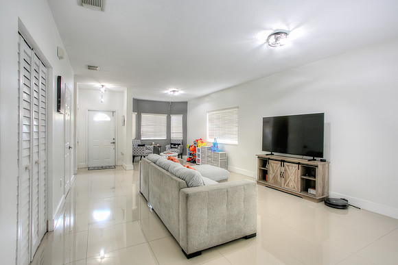 4126 NE 11 Dr-4