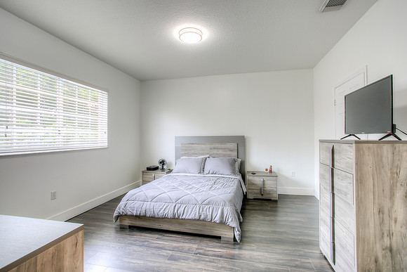 4126 NE 11 Dr-8