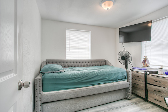 2051 NW 152 Ter -4