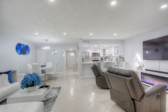 1925 W 72 St-Hialeah 33014-4