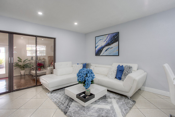 1925 W 72 St-Hialeah 33014-2