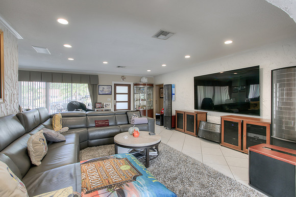 610 SE 11th St-3