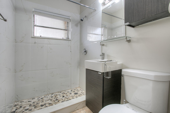 1945 NW 33 St-7