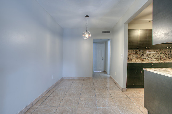 1945 NW 33 St-4