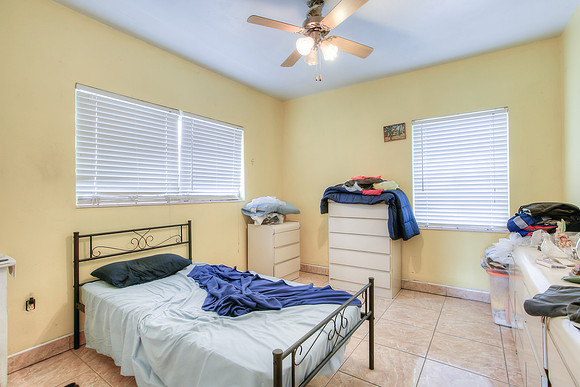 1945 NW 33 St-13
