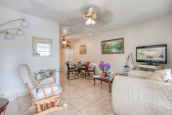 1945 NW 33 St-9