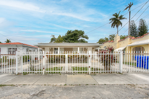 1945 NW 33 St-1