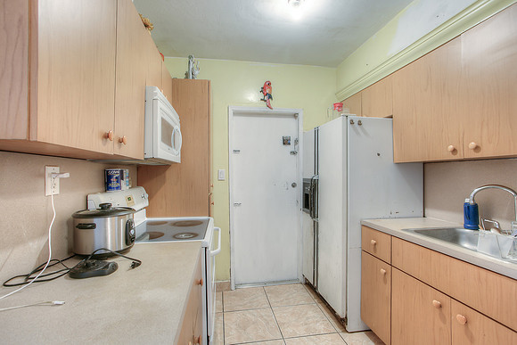 1945 NW 33 St-12