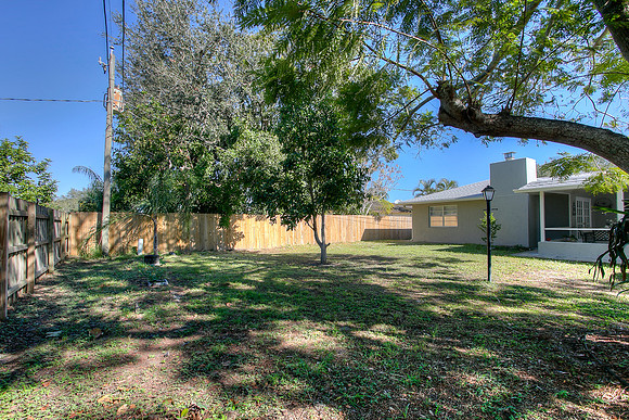 1574 SE Croquet St-15