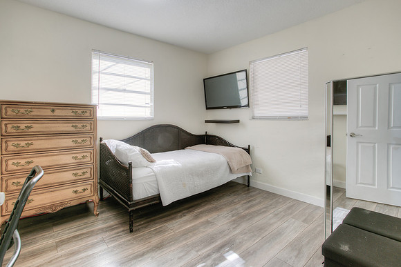 3900 SW 60 AVE -9