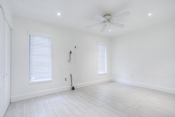 2051 NW 152 Ter -9