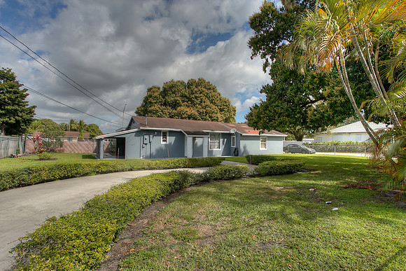 3001 NW 102 St-2