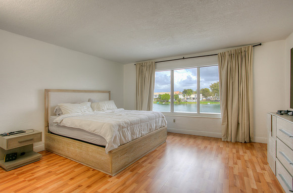 7389 W 18 Ave-8