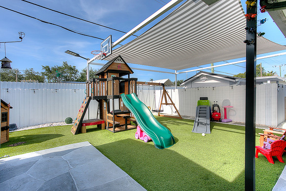 4951 NW 190 St-22