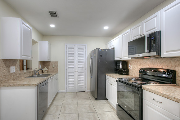 9521 NW 18th MNR-11