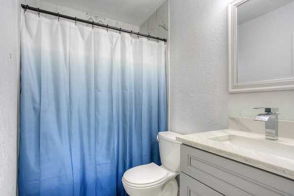 3030 NW 13 St-14