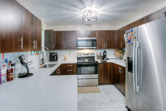 7331 Johnson St-3