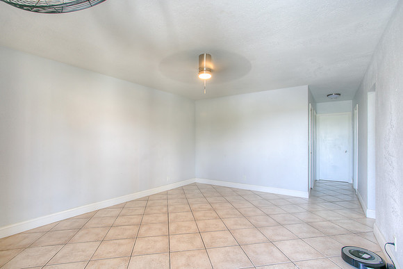 3030 NW 13 St-12