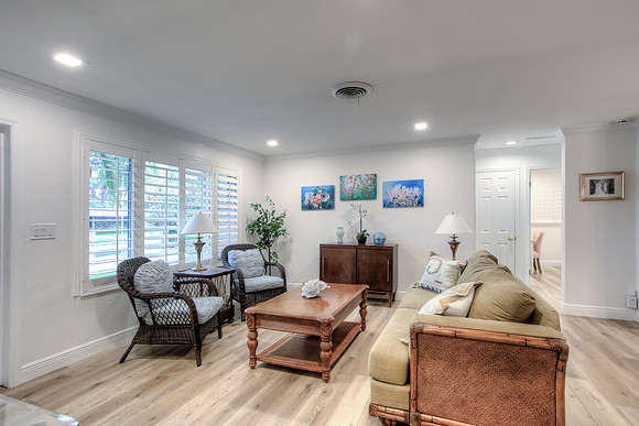 931 NE 23rd Terr-2