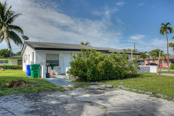 3030 NW 13 St-2