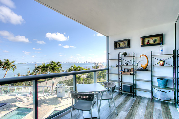 601 ne 36th st Apt 710-13