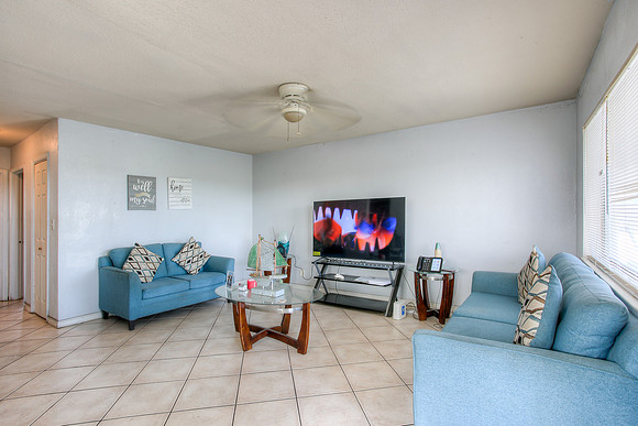 3030 NW 13 St-3