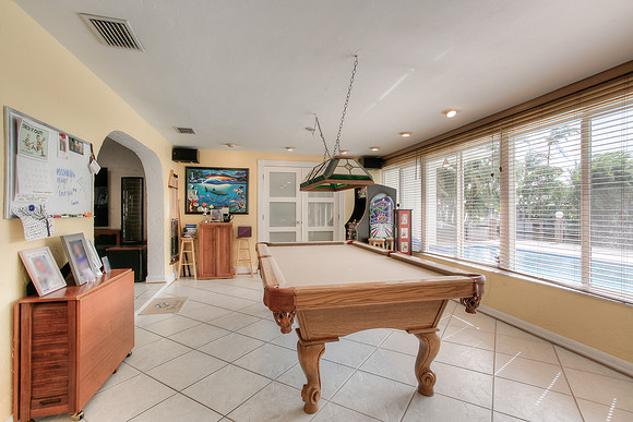 610 SE 11th St-5