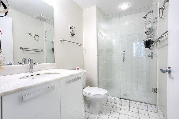 601 ne 36th st Apt 710-3