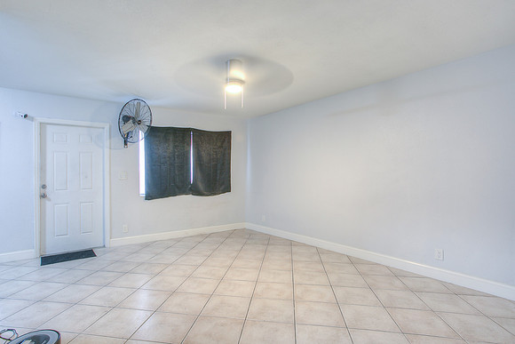 3030 NW 13 St-13