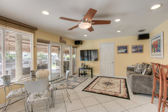 610 SE 11th St-6