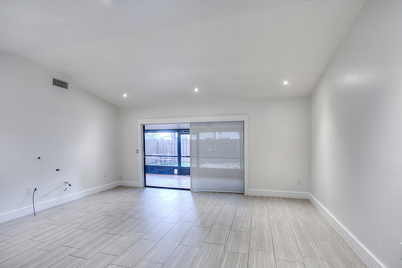 2051 NW 152 Ter -4