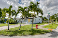 3030 NW 13 St