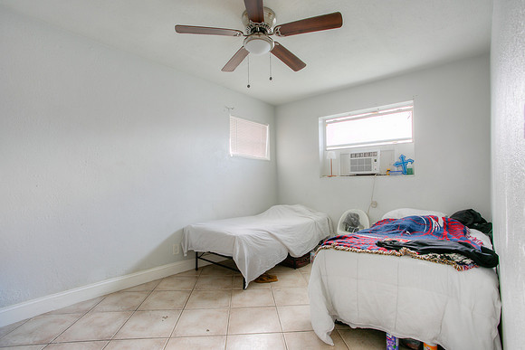 3030 NW 13 St-15