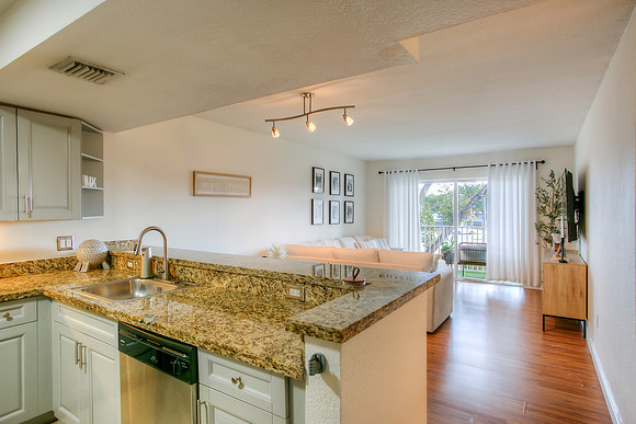 5000 NW 79th Ave APT 208-2