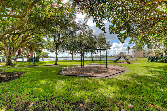 16332 Oak Walk -18