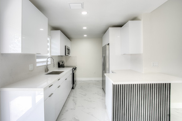 3060 NW 203 Ter-5
