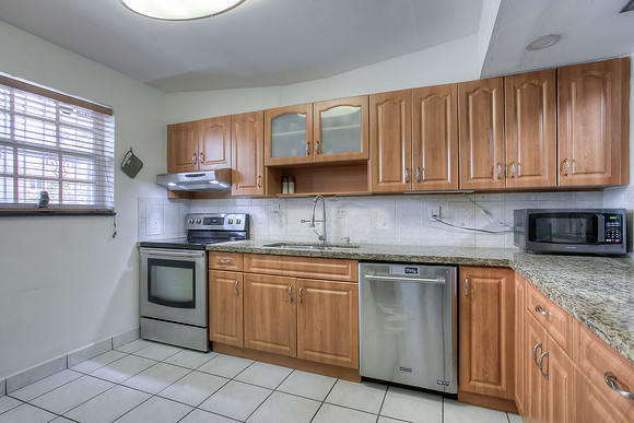 834 W 80th Pl-3