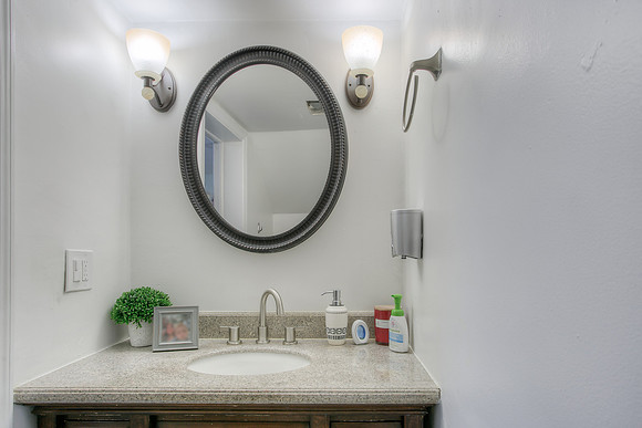 834 W 80th Pl-5