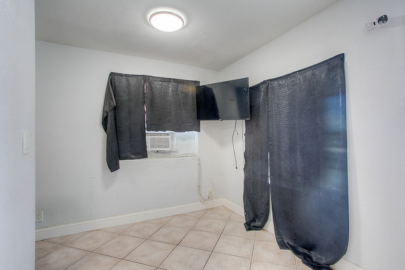 3030 NW 13 St-11