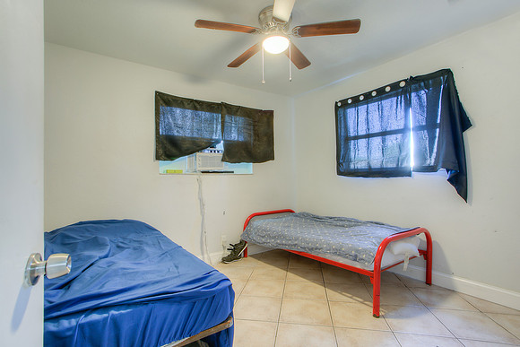 3030 NW 13 St-16